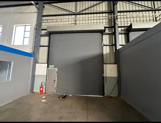2,294M² WAREHOUSE TO LET IN COSMO BUSINESS PARK